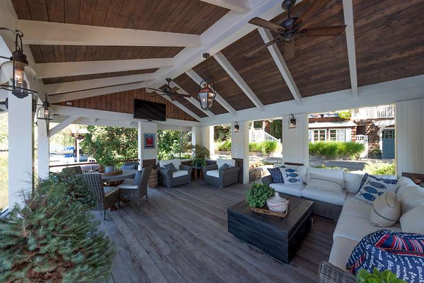 CAST Agoura 11220 31