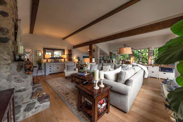 CAST Agoura 11220 06