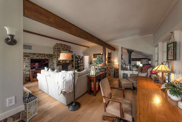 CAST Agoura 11220 18