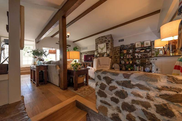 CAST Agoura 11220 04