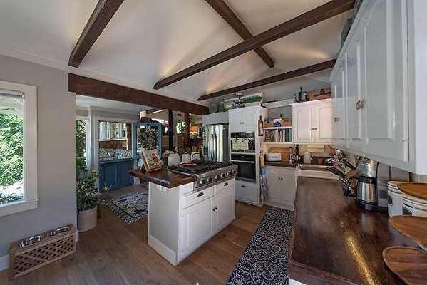 CAST Agoura 11220 13