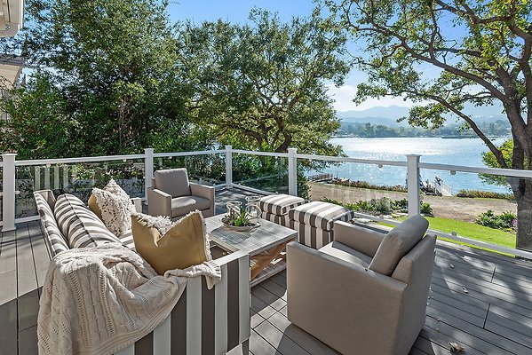 UNI B064-LAKE SHERWOOD 06