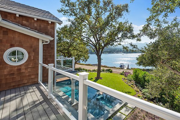 UNI B064-LAKE SHERWOOD 08