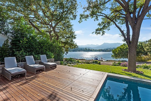 UNI B064-LAKE SHERWOOD 11