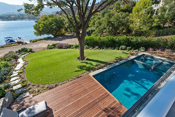 UNI B064-LAKE SHERWOOD 05