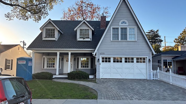 4225 Kraft Ave - Studio City