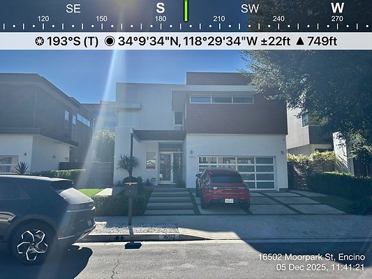 16502 Moorpark St - Encino 05 - tilt_angle_deg=7.1 / roll_angle_deg=-0.2