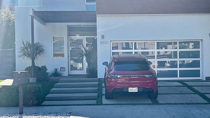 16502 Moorpark St - Encino 02