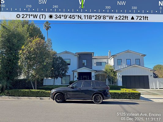 5125 Valjean Ave - Encino 04 - tilt_angle_deg=9.9 / roll_angle_deg=1.2