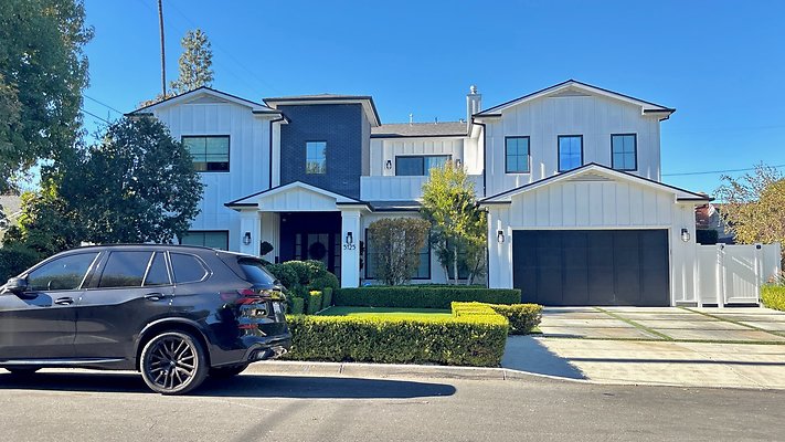 5125 Valjean Ave - Encino