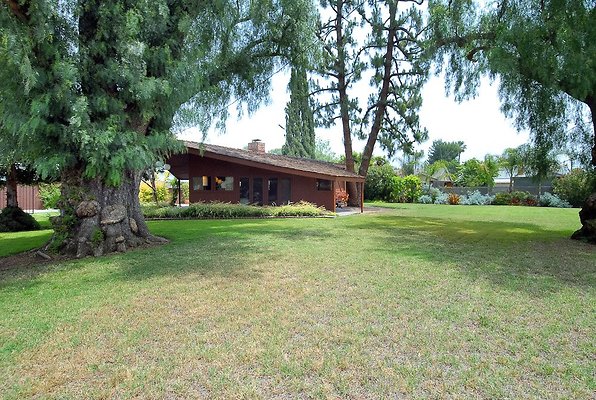 SUNSET LOC 131 - Reseda 16 SUNSET LOC 131 - Reseda 16