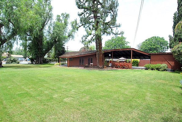 SUNSET LOC 131 - Reseda 02 SUNSET LOC 131 - Reseda 02