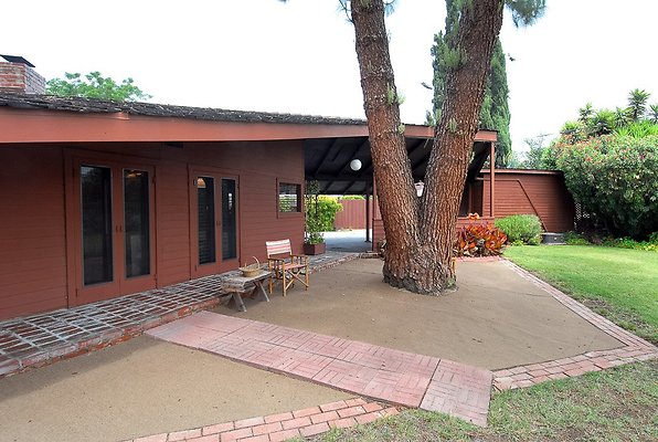 SUNSET LOC 131 - Reseda 05 SUNSET LOC 131 - Reseda 05