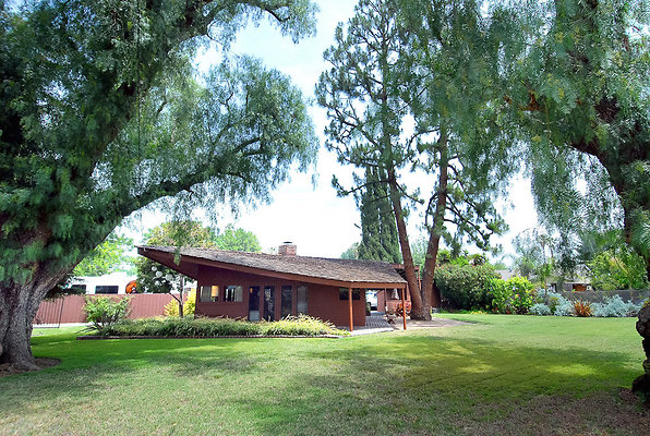 SUNSET LOC 131 - Reseda 17 SUNSET LOC 131 - Reseda 17