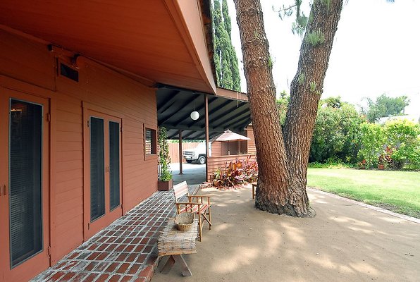 SUNSET LOC 131 - Reseda 06 SUNSET LOC 131 - Reseda 06