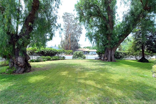 SUNSET LOC 131 - Reseda 03 SUNSET LOC 131 - Reseda 03