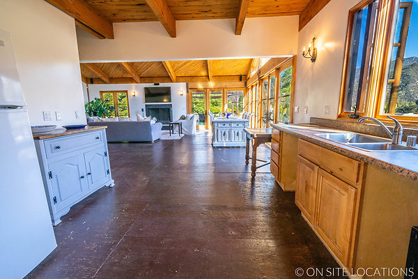 OSL 00480 - Calabasas 18 OSL 00480 - Calabasas 18