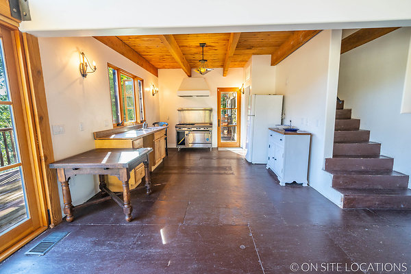 OSL 00480 - Calabasas 17 OSL 00480 - Calabasas 17