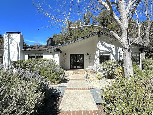 UNI CW454-CALABASAS UNI CW454-CALABASAS