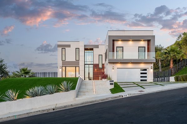 PL9672 - Tarzana PL9672 - Tarzana