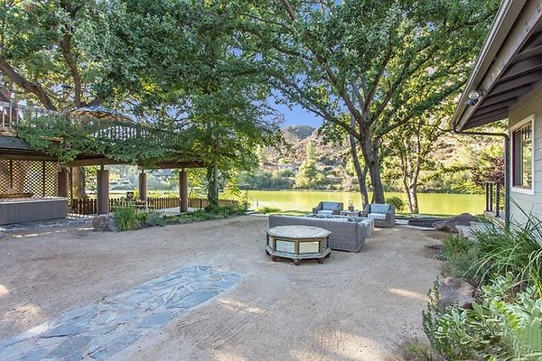 WFL-1813-Agoura 12 WFL-1813-Agoura 12