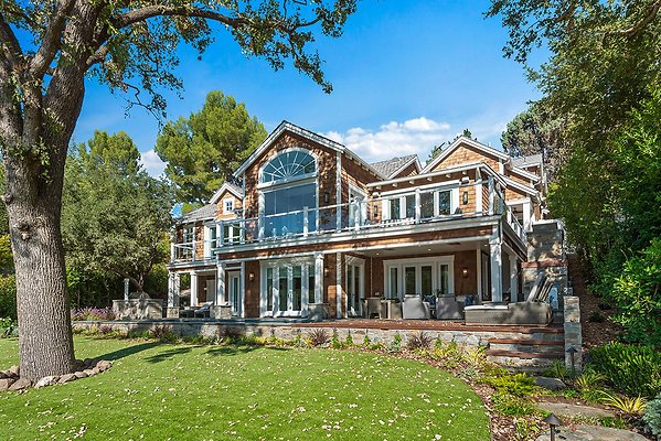 UNI B064-LAKE SHERWOOD