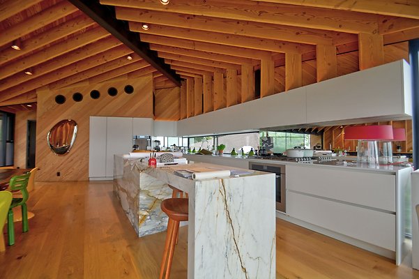 UNI D794 - West Los Angeles 17 UNI D794 - West Los Angeles 17