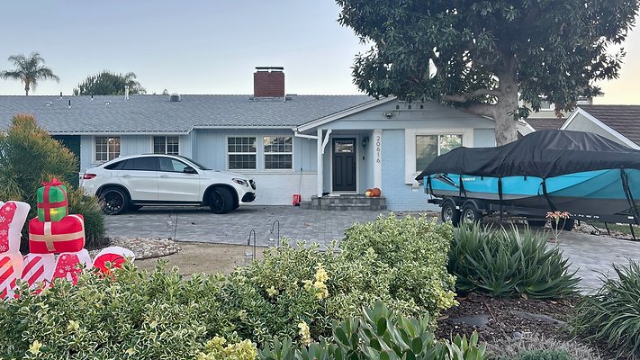 20616 Quedo Dr - Woodland Hills