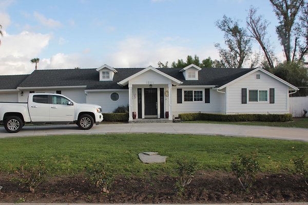 EW - AA 10129 - Tarzana 02