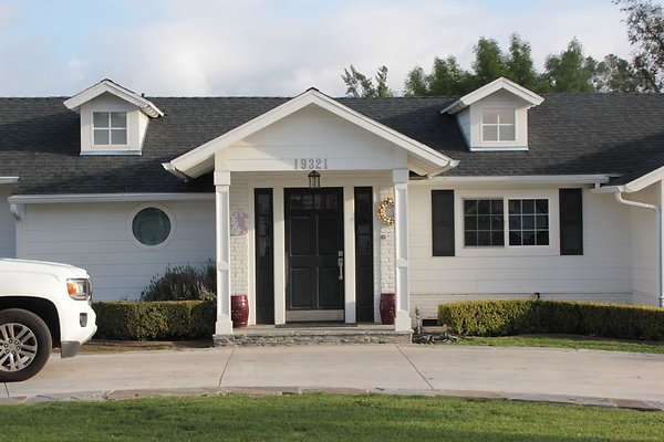 EW - AA 10129 - Tarzana 03