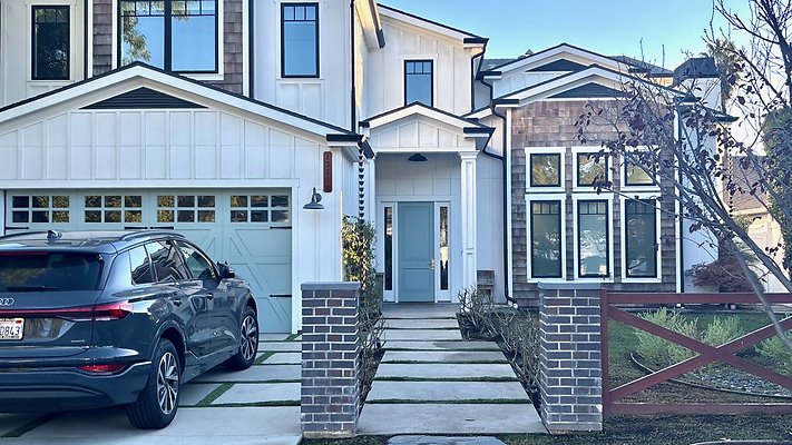 13610 Addison St - Sherman Oaks