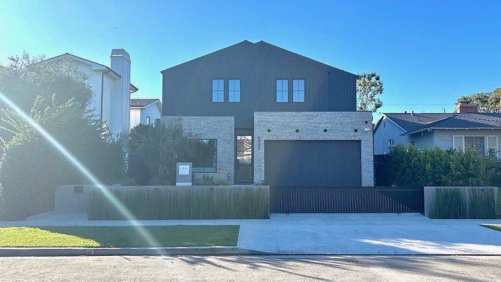 4239 Rhodes Ave - Studio City