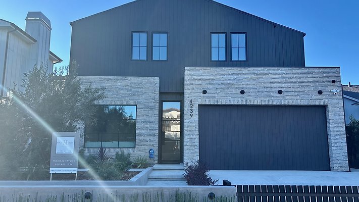 4239 Rhodes Ave - Studio City 02